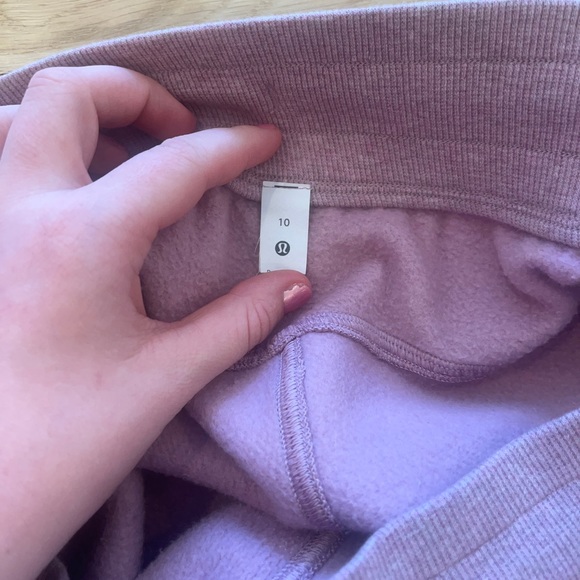 Lululemon Scuba High-Rise Jogger *full length* - Picture 3 of 3